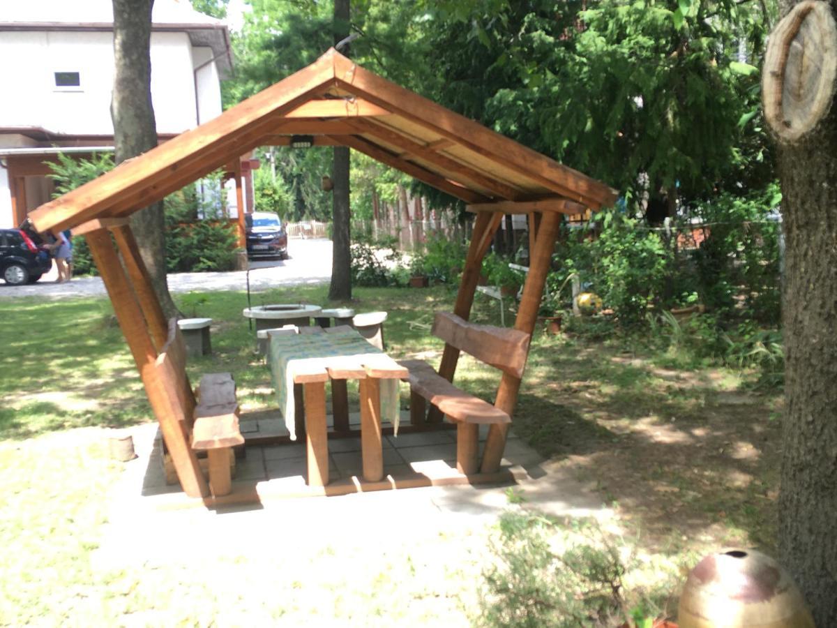 Honvéd apartmanház Balatonlelle Exterior foto